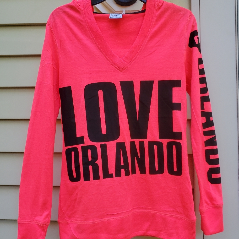Love Orlando Shirt size XS